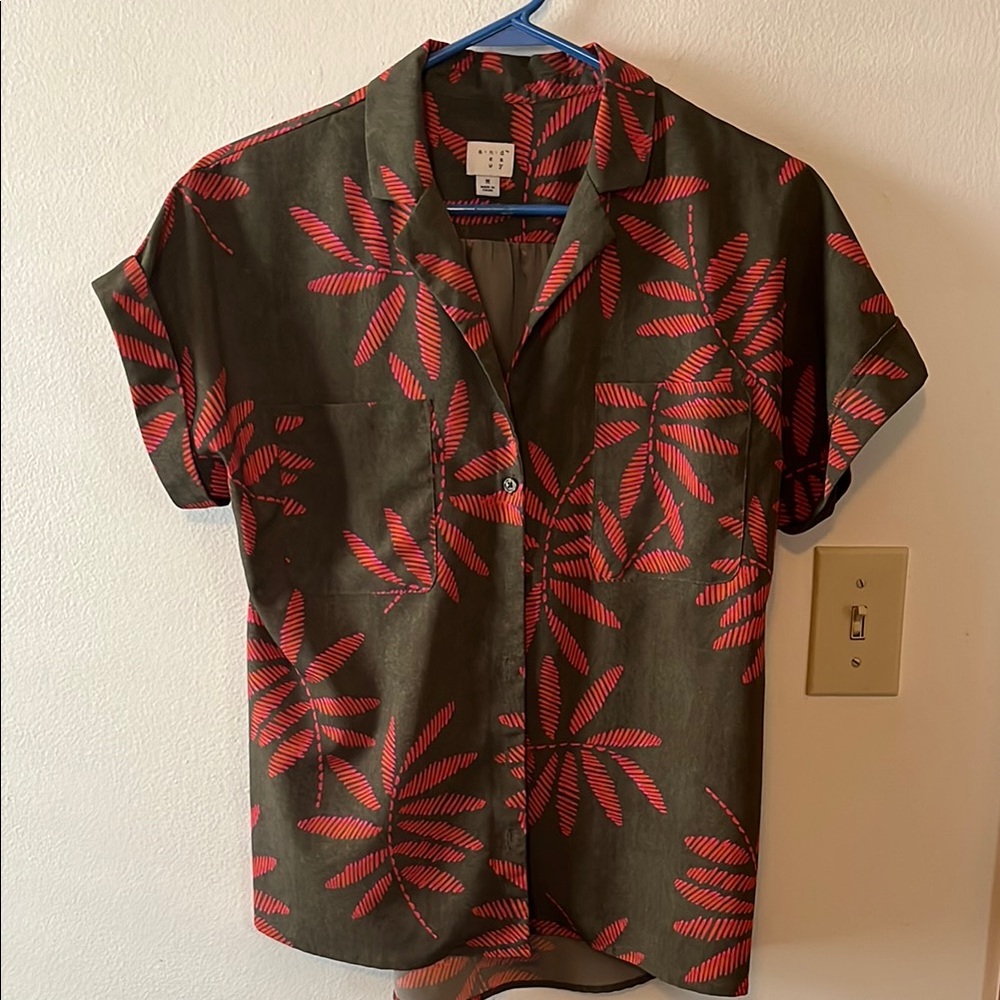 Women’s Green and Red Leaf Print Shirt